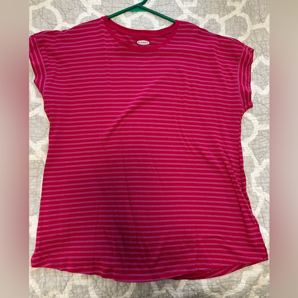 Pink short sleeve tee, size large